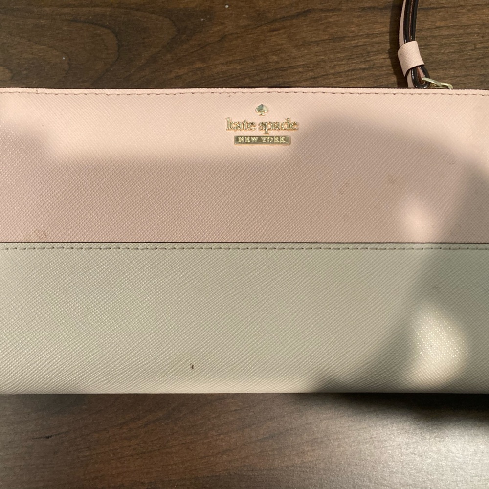 Kate spade wallet wristlet, great condition